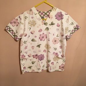 Medical/Dental scrub top by LA Rose